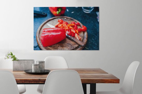 Poivron rouge haché sur fond bois Toile 90x60 cm - Tirage photo sur toile (Décoration murale salon / chambre)