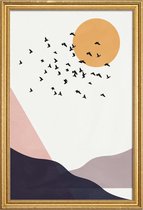 JUNIQE - Poster met houten lijst Flock Of Birds III -60x90 /Geel &
