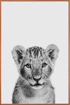 JUNIQE - Poster met kunststof lijst Lion Cub II Classic -30x45 /Wit &