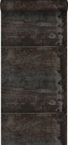 Origin behang grote verweerde roestige metalen platen met klinknagels zwart en glanzend parelmoer - 337227 - 53 cm x 10.05 m