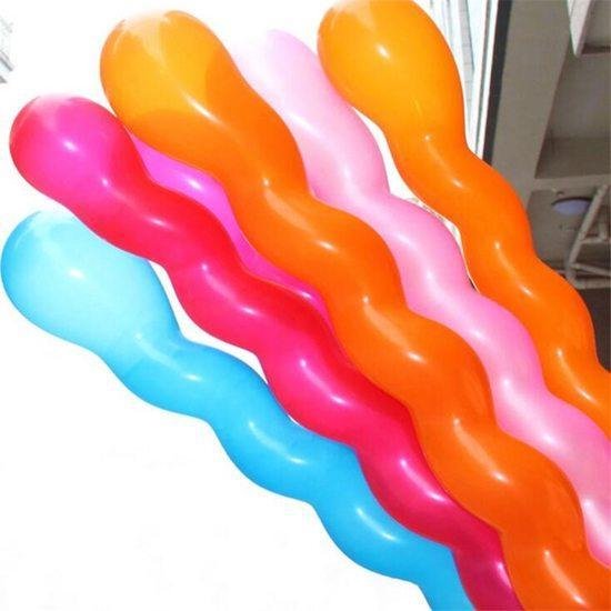 Fotobehang Veel gekleurde ballonnen vliegen in de lucht