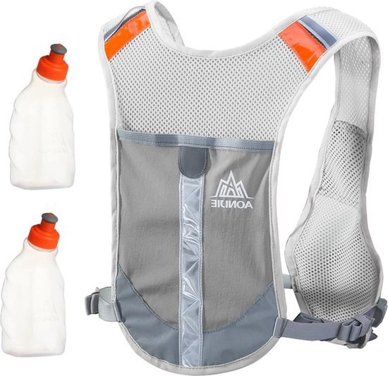 Foto: Sport marathoner racing hydratation pack hydratatie vest rugzak met waterflessen voor trailrunning marathon outdoor running gear