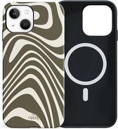 xoxo Wildhearts siliconen hoesje geschikt voor iPhone 13 MagSafe hoesje - Boogie Wonderland Green - Double Layer - Magnetisch telefoonhoesje - Magneet case - Backcover met dubbele beschermlaag - Golvenprint - Golvend patroon - golven - Groen