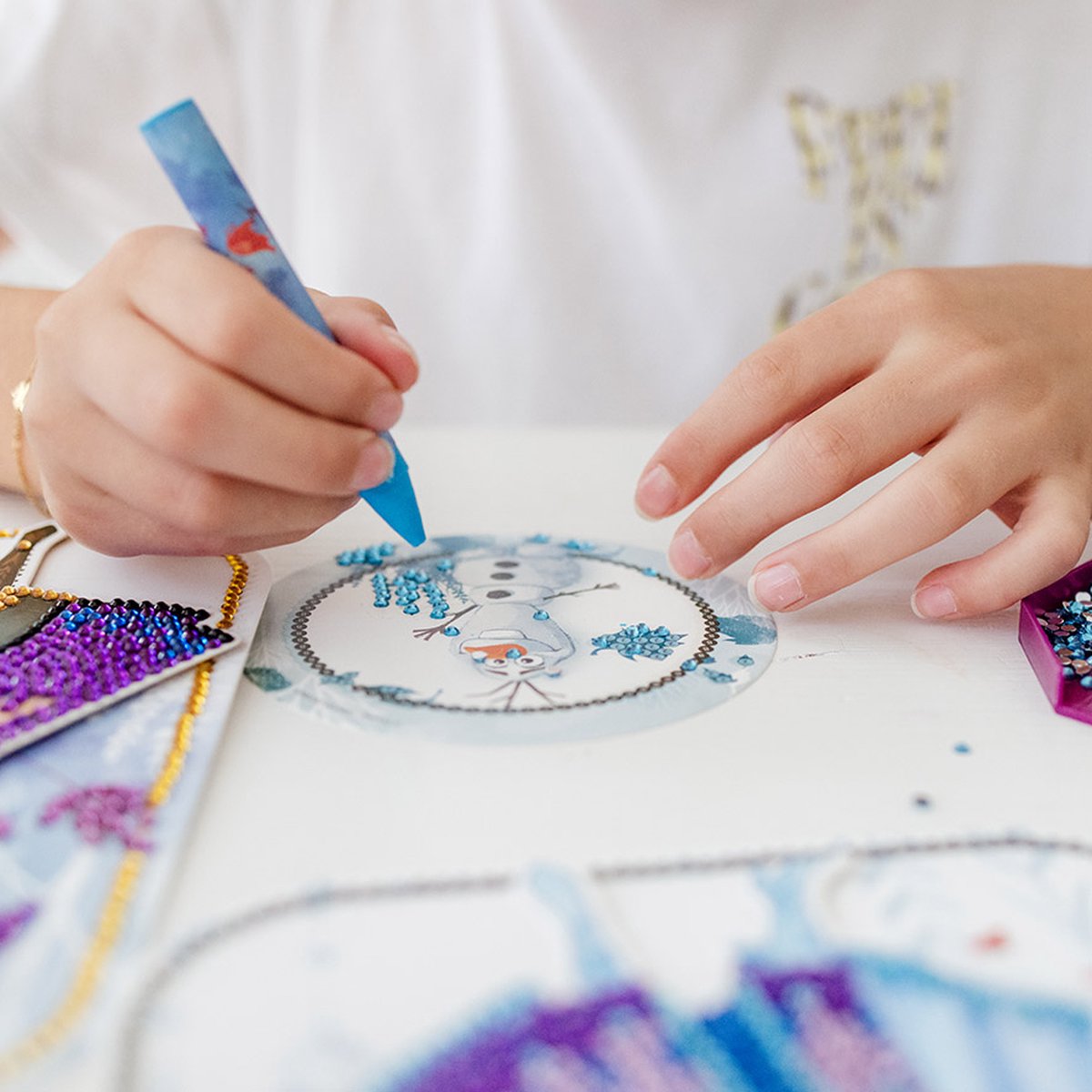 Disney Frozen Totum diamond painting knutselset speelgoed meisjes - Anna en Elsa prinsessen versieren met 1800+ strass steentjes knutselen creatief speelgoed — afbeelding 2