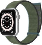 Olijfgroene nylon Apple Watch band met klittenbandsluiting.