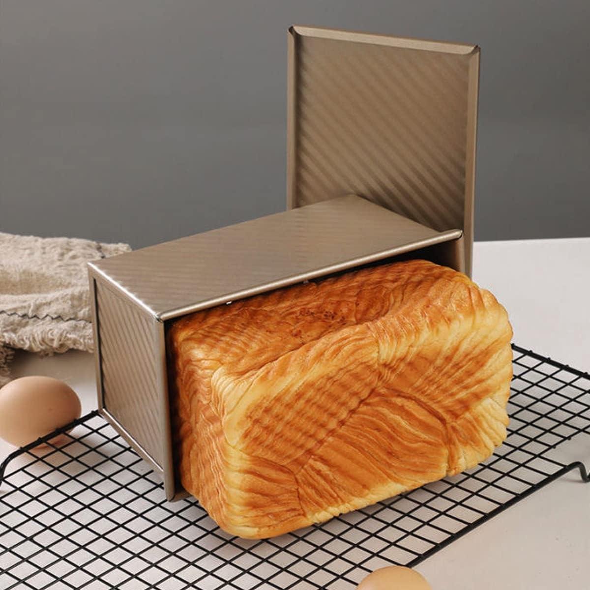 Zelf brood bakken in een bakblik - zo vorm je het deeg - Lekker Tafelen