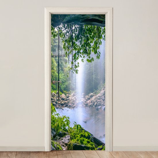 Deurposter 80x205 cm - Deursticker Jungle - Regenwoud - Water - Waterval - Planten - Meubelfolie zelfklevend - Deurfolie woonkamer - Interieurfolie fotobehang - Deur plakfolie - Deurstickers - Deurbehang sticker - Kamer decoratie