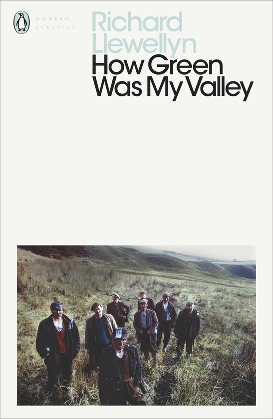 Boekomslag met de titel "How Green Was My Valley" en een foto van een groep mannen in een weiland.