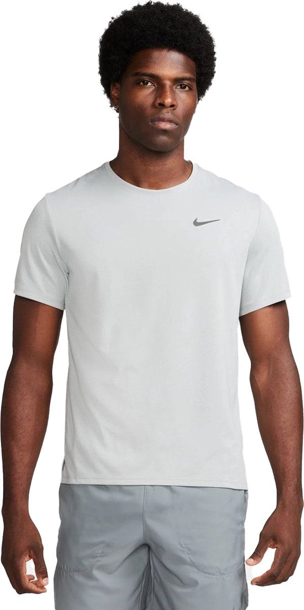 Nike dri-fit uv miler hardloopshirt in de kleur . Grijs