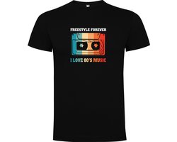 Zwart T-Shirt met Kleurrijke print “ Freestyle Forever I love the 80's music – I hou van de 80's muziek “ Print Full Color Maat 3XL