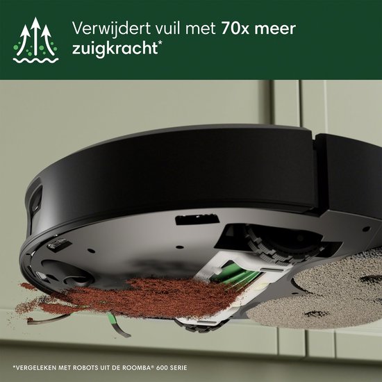 Zwarte robotstofzuiger zuigt bruin stof op.