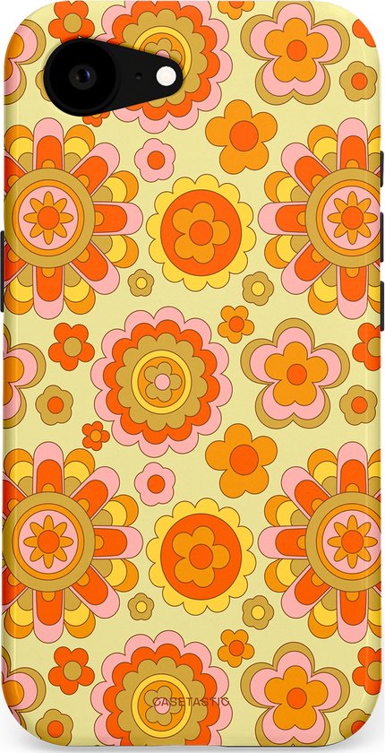 iPhone hoesje met retro oranje, roze en gele bloemenprint op een lichtgele achtergrond. Casetastic logo zichtbaar.