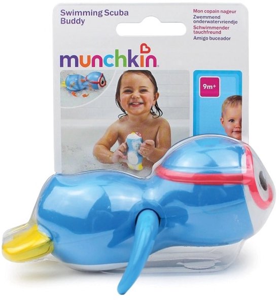 Opwindbare pinguïn speelgoed in verpakking met afbeelding van een lachend kind in bad. Titel: 'Swimming Scuba Buddy'.
