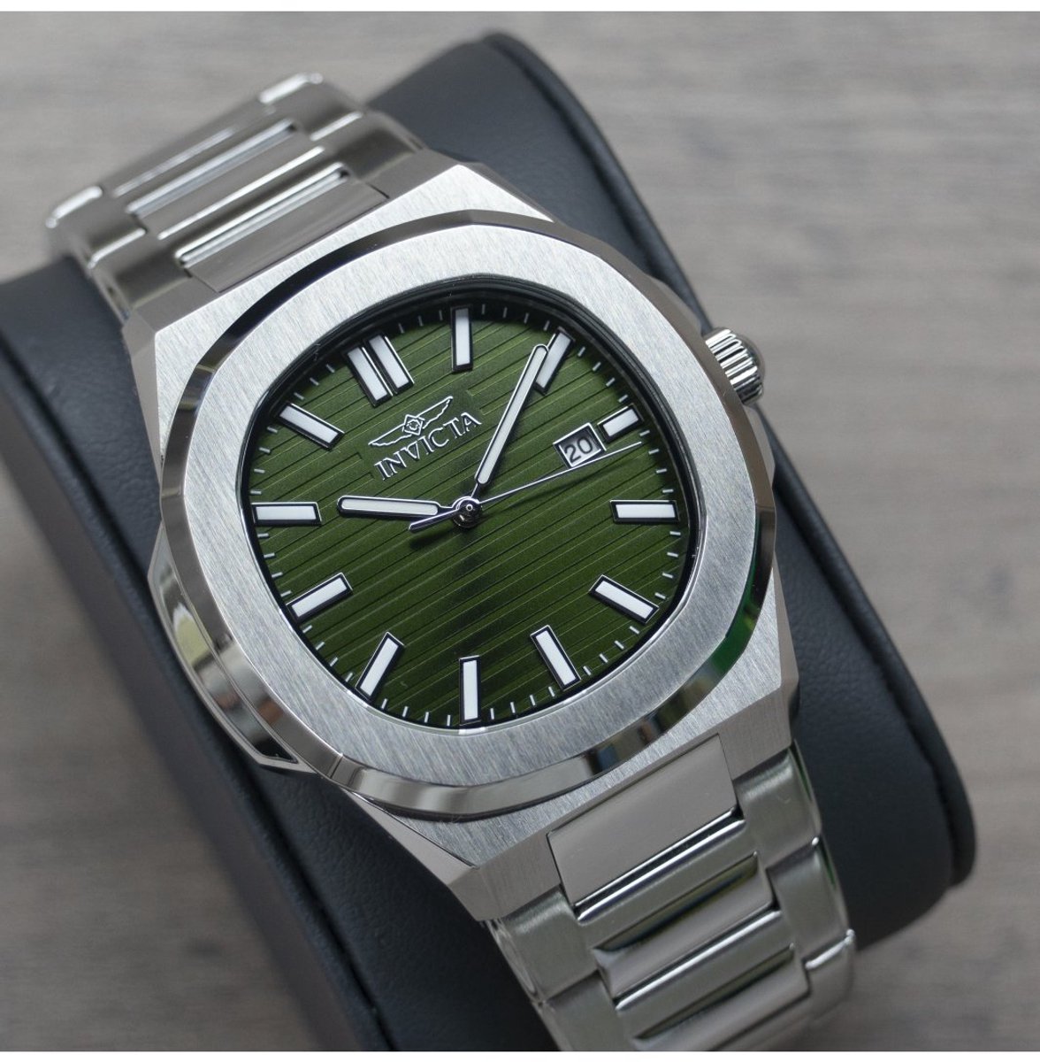 Invicta Speedway 48323 Heren Horloge - Waterdicht - Analoog - Quartz Uurwerk - Roestvrij Staal met groene Wijzerplaat - 41mm
