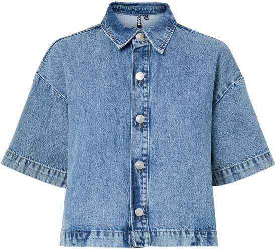 Lichtblauwe denim blouse met korte mouwen, kraag en knopen.