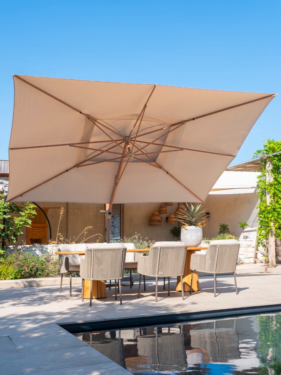 4 Seasons Outdoor Hacienda cantilever parasol 300 x 400 cm - wood-look frame