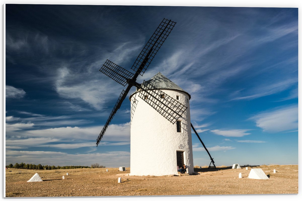 PVC Schuimplaat - Witte Molen onder Sluierbewolkin, Nederland - 60x40 cm Foto op PVC Schuimplaat (Met Ophangsysteem)