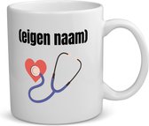 Akyol - dokter slethoscoop met eigen naam koffiemok - theemok - Dokter - iemand die dokter is - ziekenhuis - hart - verjaardag - cadeau - kado - 350 ML inhoud
