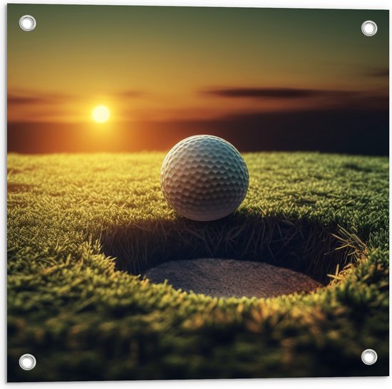 Tuinposter – Golf - Golfbal - Zonsondergang - 50x50 cm Foto op Tuinposter (wanddecoratie voor buiten en binnen)