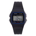 Montre numérique Casio F-91W noire avec écran carré, affichant le jour 'SU' et bracelet noir.