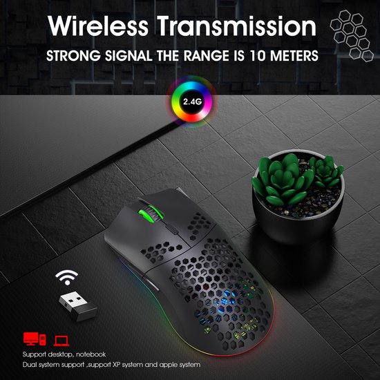 Zwarte, ultralichte gamingmuis met honingraatontwerp, RGB-randverlichting, en USB-ontvanger. Draadloze transmissie tot 10 meter.