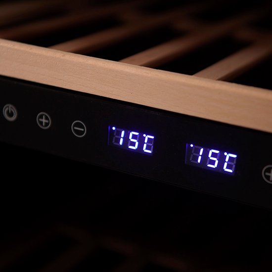 Close-up van het Cavecool bedieningspaneel met blauw digitaal temperatuurdisplay.