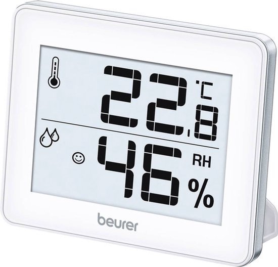 Witte digitale thermo-hygrometer met groot display dat 22,8°C en 46% luchtvochtigheid aangeeft. Beurer logo onderaan.