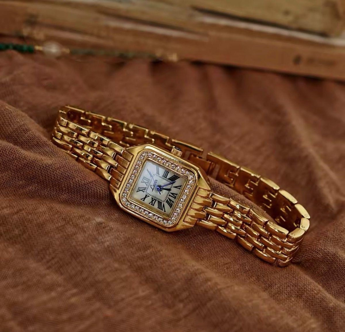 Montre Femme Collezio Double Fuseau – Boîtier Or, Bracelet Cuir D'alligator, Occasion
