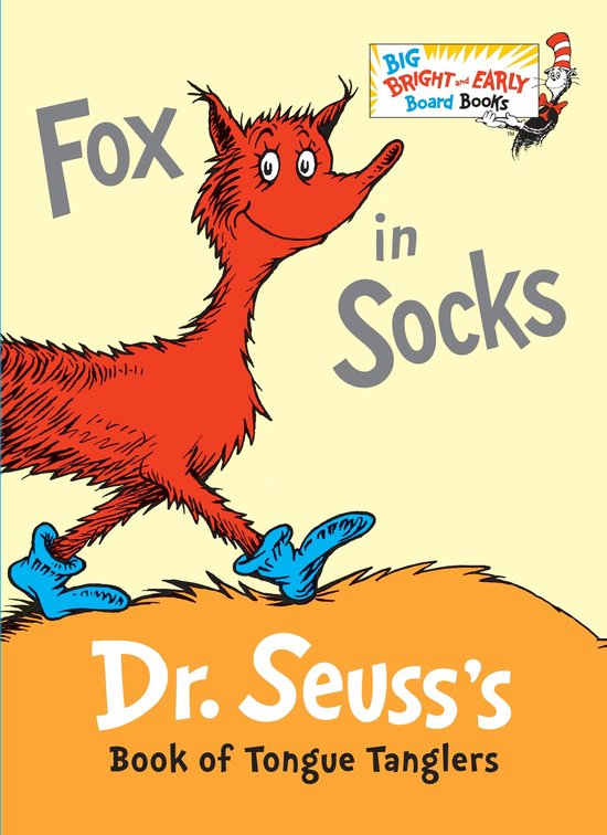 De rode vos "Fox" uit "Fox in Socks" van Dr. Seuss met blauwe sokken op zijn poten, staand op een oranje heuvel. "BIG BRIGHT and EARLY Board Books".