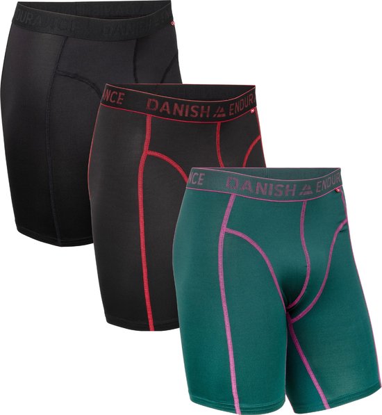 Drie heren boxershorts, één donkergroen met roze stiksels, twee zwart met rode stiksels. Alle met "DANISH ENDURANCE" band.