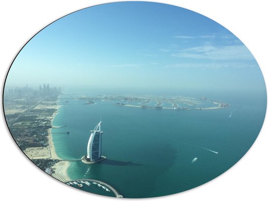 WallClassics - Dibond Ovaal - Luchtfoto van de Kustlijn van Dubai - 80x60 cm Foto op Ovaal (Met Ophangsysteem)
