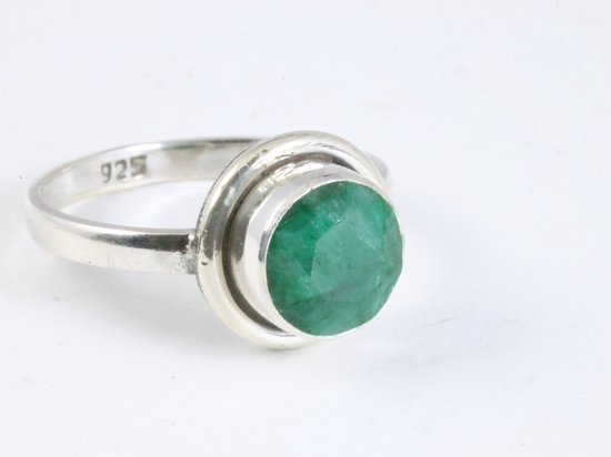 Fijne ronde zilveren ring met smaragd - maat 16.5