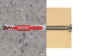 Plug Fischer met rode accenten in beton en hout met schroef.