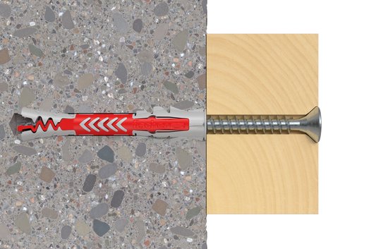 Plug Fischer met rode accenten in beton en hout met schroef.