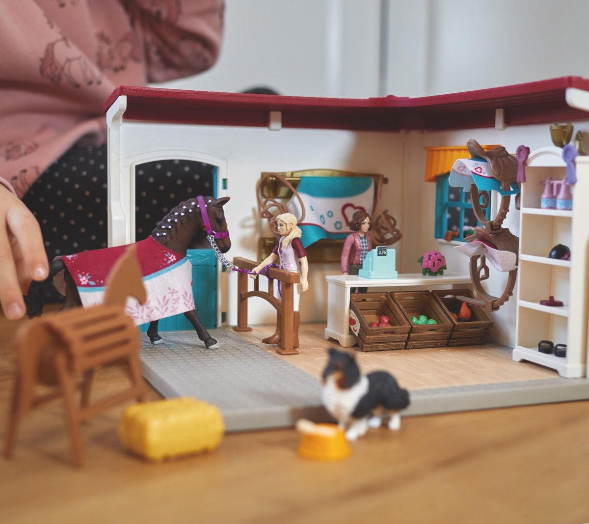 schleich HORSE CLUB - Ruitershop - Kinderspeelgoed voor Jongens en Meisjes - 5 tot 12 jaar - 42568 — afbeelding 15