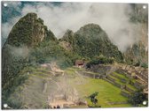 WallClassics - Tuinposter – Machu Pichu vanuit de Lucht - 80x60 cm Foto op Tuinposter  (wanddecoratie voor buiten en binnen)