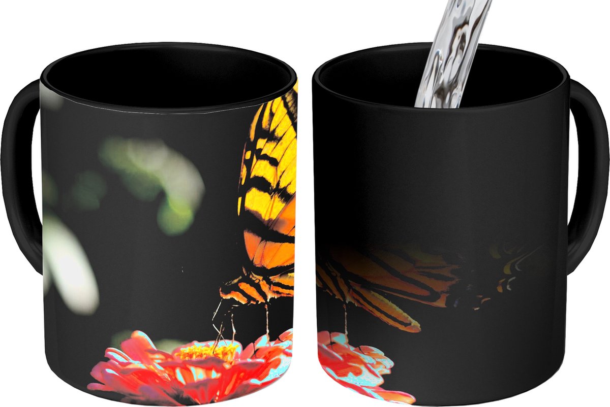 Magische Mok - Foto op Warmte Mokken - Koffiemok - Vlinder - Botanisch - Bloem - Magic Mok - Beker - 350 ML - Theemok