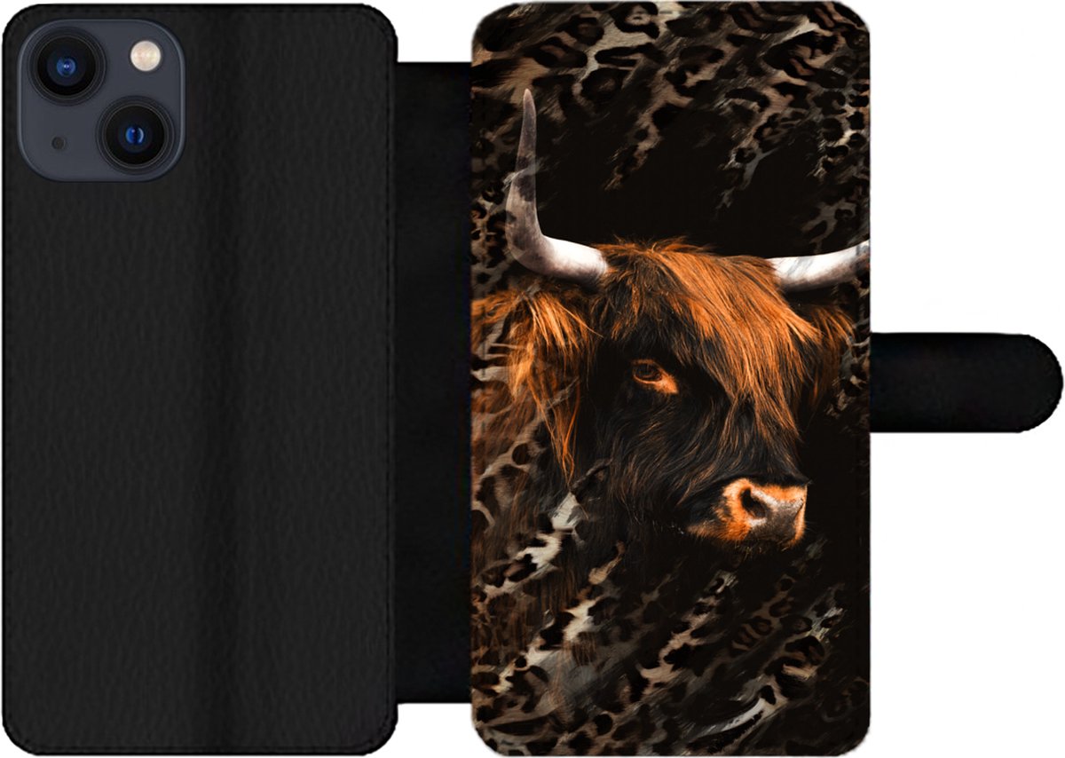Telefoonhoesje Geschikt voor iPhone 13 telefoonhoesje - Schotse hooglander - Panterprint - Zwart - Met vakjes - Wallet case met magneetsluiting