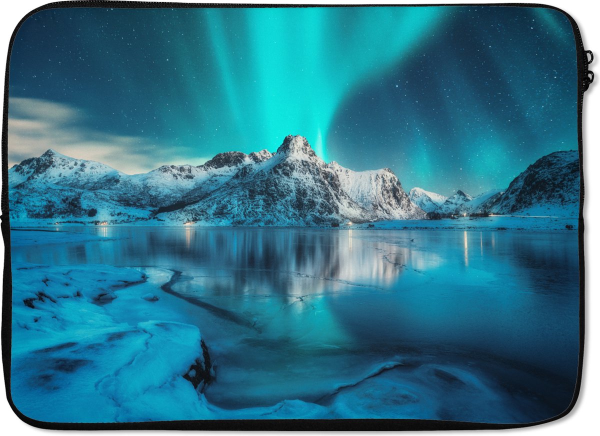 Laptophoes 14 inch - Noorderlicht - IJs - Sneeuw - Noorwegen - Blauw - Bergen - Laptop sleeve - Binnenmaat 33x23 cm - Zwarte achterkant