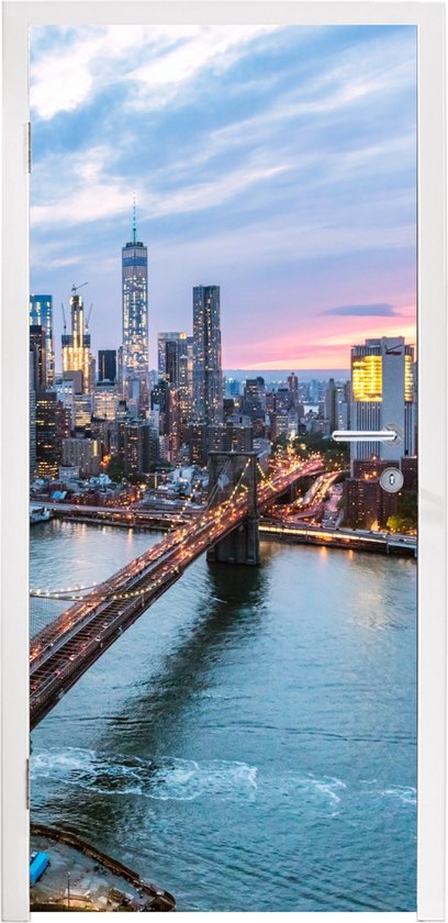 Deursticker Skyline van New York bij de Brooklyn Bridge - 95x215 cm - Deurposter