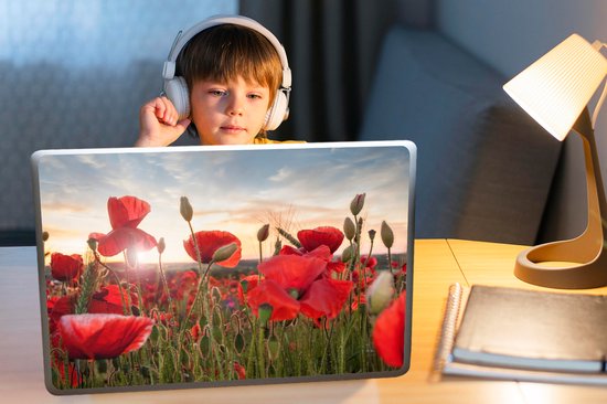 Sticker ordinateur portable - 17,3 pouces - Coucher de soleil derrière les beaux coquelicots