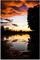 WallClassics - Glossy Poster - Twilight Over Waters - 50x75 cm Photo sur Papier Poster avec Finition Brillante