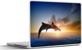 Laptop sticker - 10.1 inch - Twee springende dolfijnen in het water