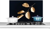Spatscherm keuken 90x60 cm - Kookplaat achterwand Bladeren - Tak - Goud - Luxe - Muurbeschermer - Spatwand fornuis - Hoogwaardig aluminium