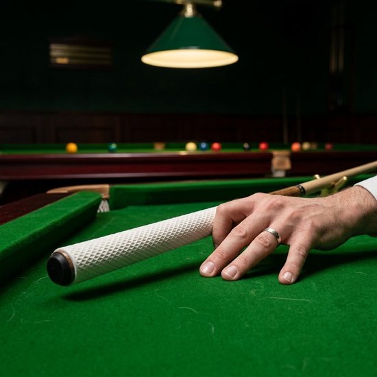 Witte keugrip voor biljart – antislip grip hoes voor poolkeu en snookerkeu – geribbelde biljart keu grip met structuur – 1 stuk keu accessoire voor pool en snooker — afbeelding 4
