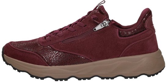 Bordeauxrode sneaker met luipaardprint, rits en taupekleurige zool, van de zijkant gezien.