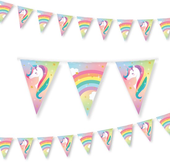 Drie eenhoorn slingers met pastelkleurige driehoekige vlaggetjes met eenhoorn en regenboog motieven.