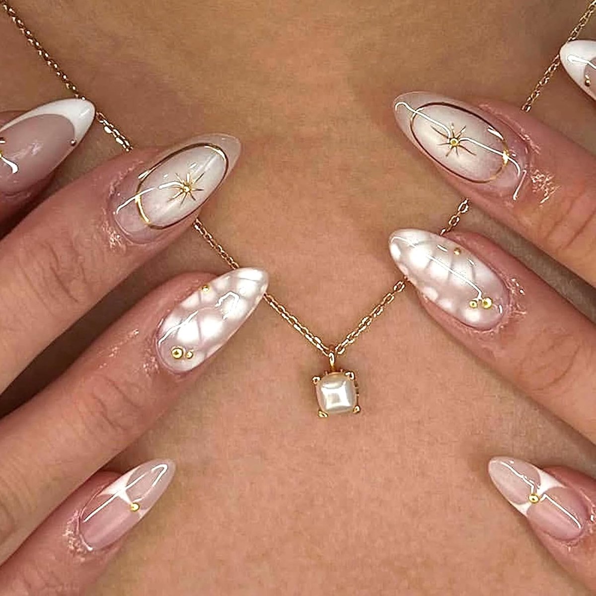24 stuks Franse nagels om op te plakken, press on nails, amandel, medium, goudster, wit, gradiënt, strass, kunstnagels om op te plakken, luxe glanzende acryl valse nagels voor dames en meisjes