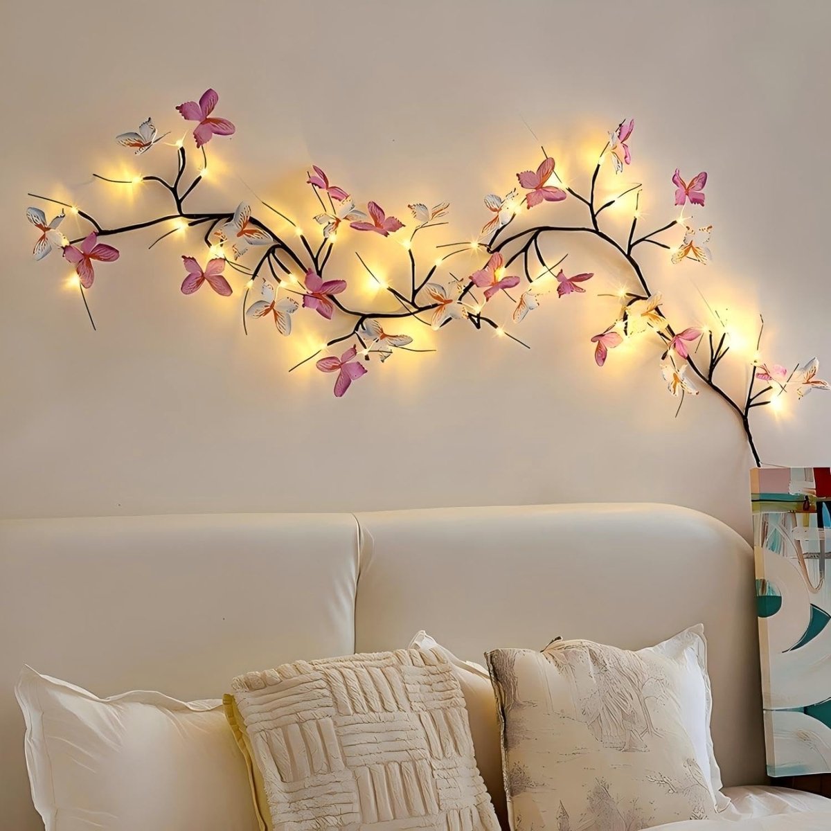 Lichtsnoer met 96 LED's (vlinders en wilgentakken) – 1,8 m – Voorzien van 8 lichtstanden; ideaal voor interieurdecoratie (deuren, ramen en muren) en voor bruiloften en feesten