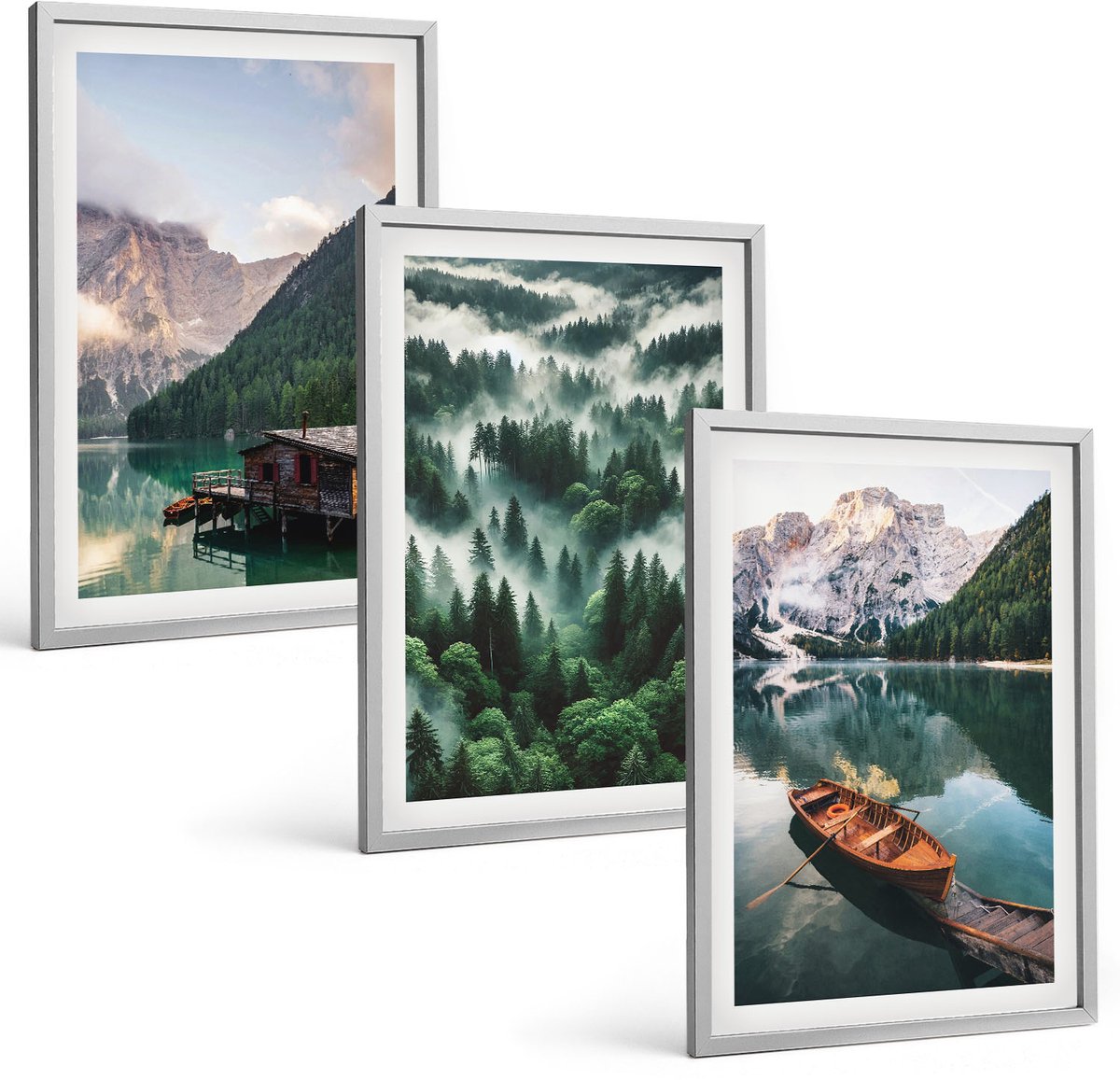 Coloray 3-Delige Schilderij Set - Berglandschap Met Een Meer, Een Boot En Een Bos In De Mist. - 40 x 60 cm - Moderne Wanddecoratie - Woonkamer - Woonkamer Decoratie